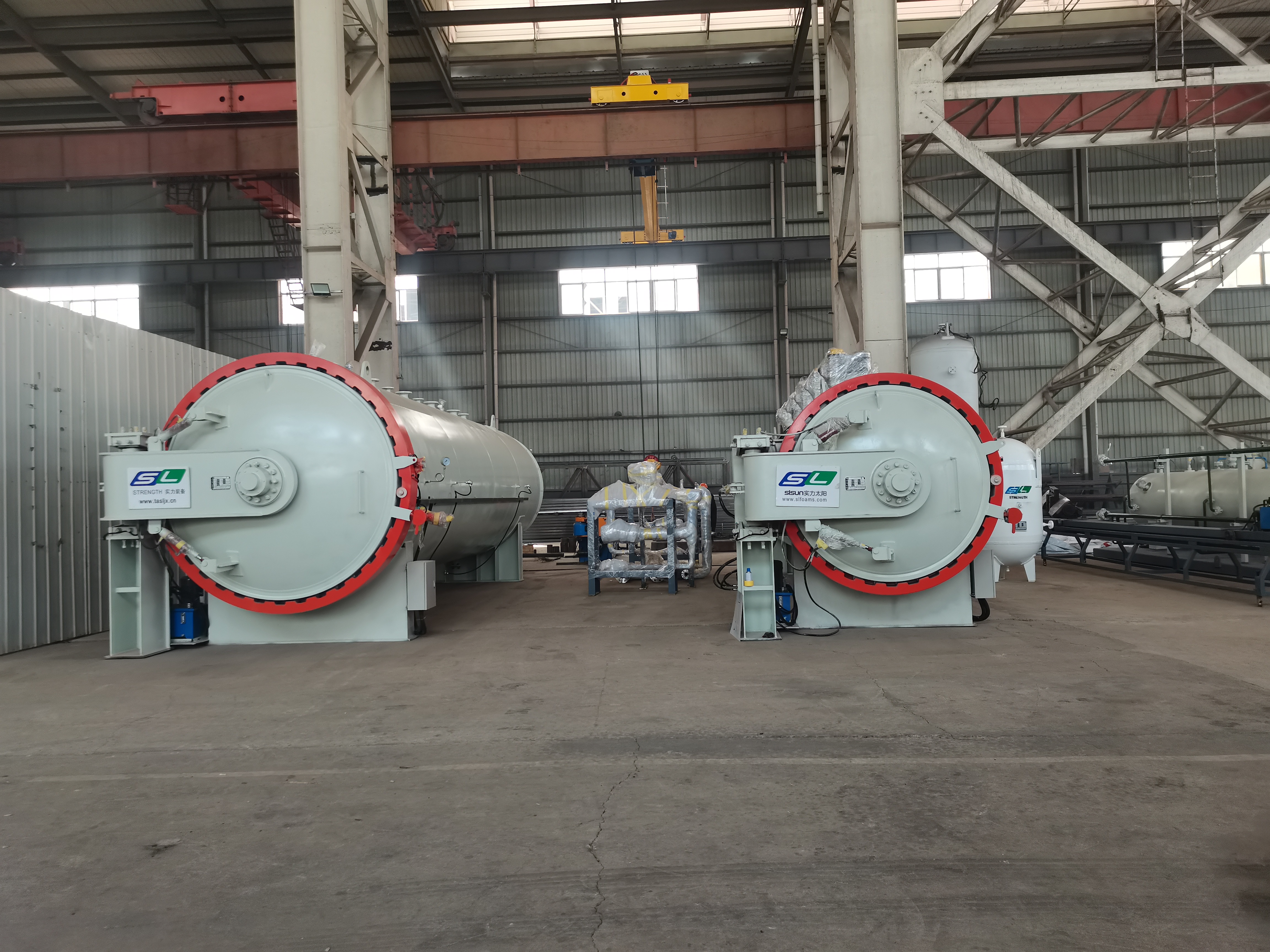 DN2000、DN2400兩臺新材料熱壓罐發(fā)往江蘇